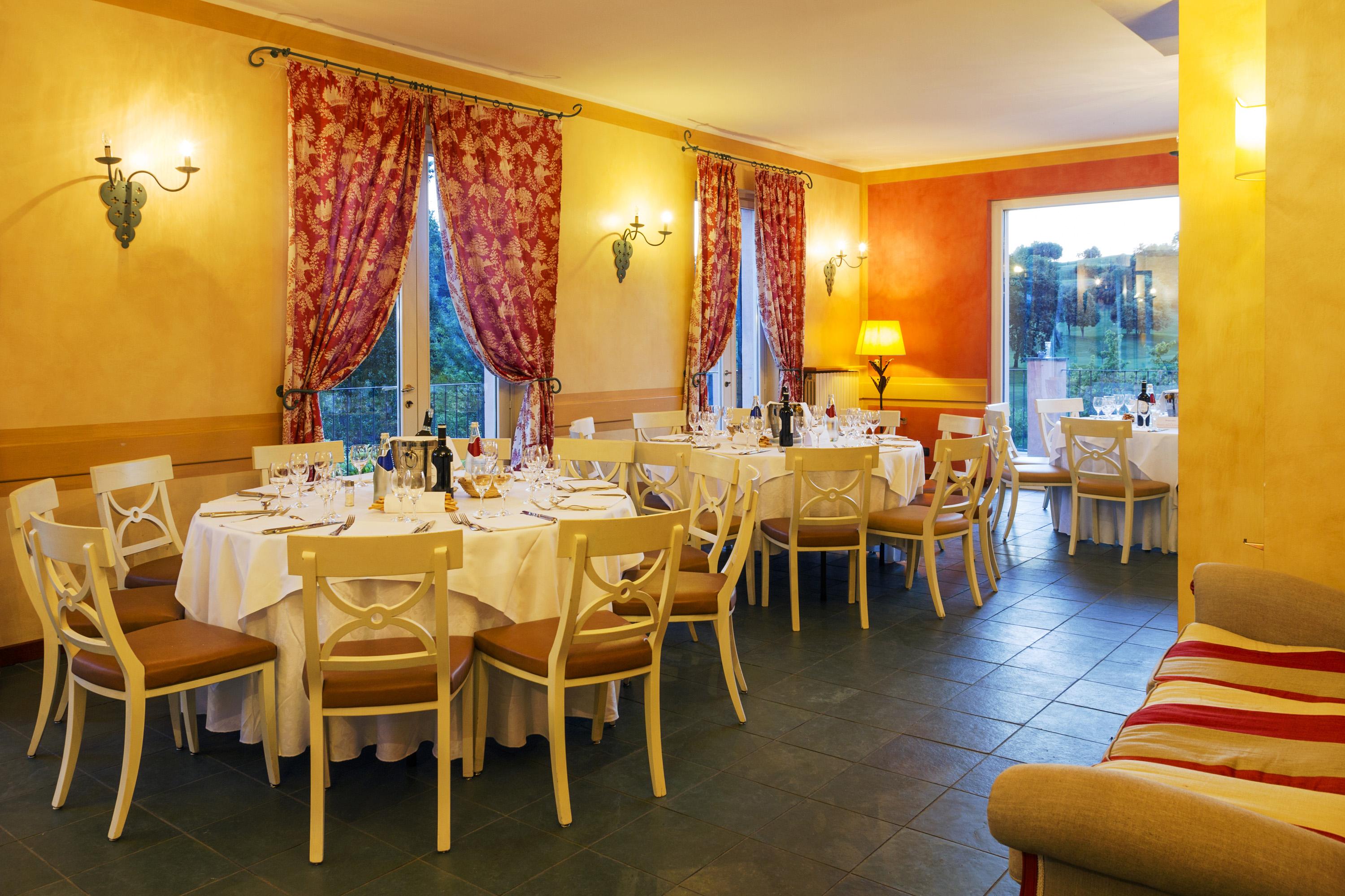 Hostellerie Du Golf Pecetto Exteriör bild