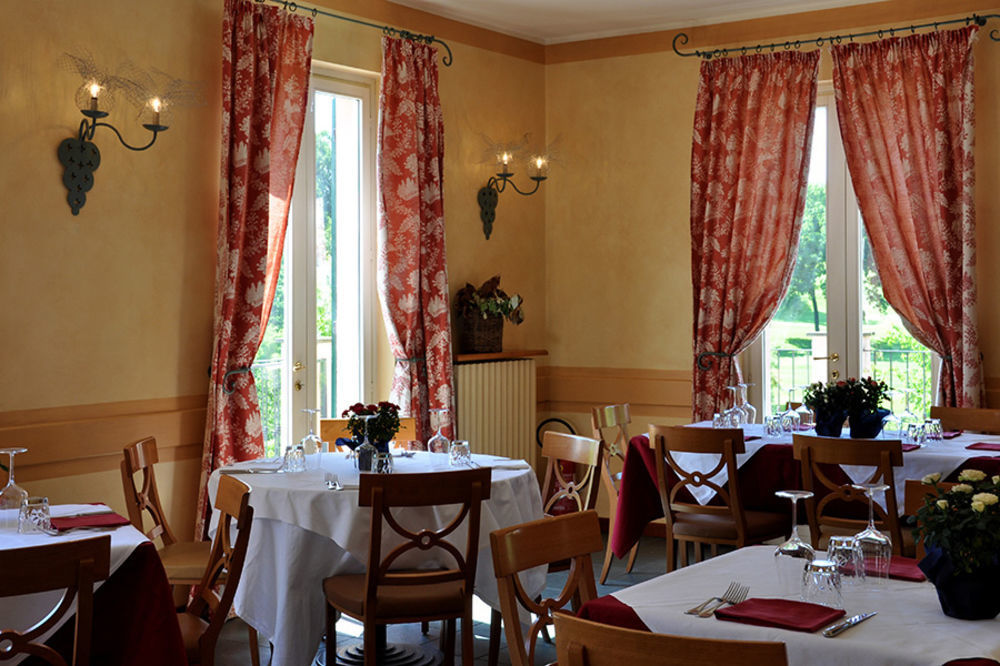 Hostellerie Du Golf Pecetto Exteriör bild